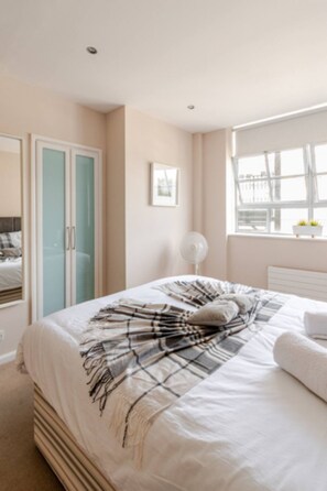 2 bedrooms, desk, iron/ironing board, travel cot