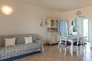 House | 2 bedrooms - Appartamento la Via del Mare by Wonderful Italy (Olbia)
