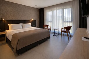Ropa de cama de alta calidad y minibar 