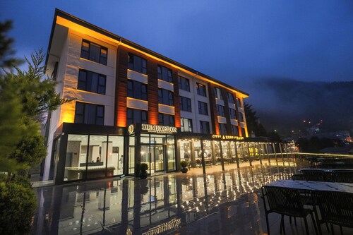 DEMEDERON HOTEL
