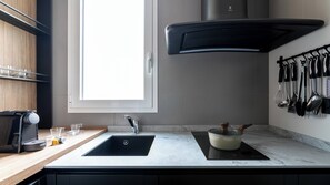 Mikrovågsugn, ugn, spishäll och diskmaskin