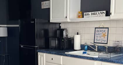 Saltwater Cottage Cozy 1-bedroom apartment in welcoming Wildwood Crest