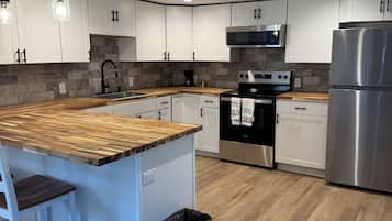 Hayloft Suite with Kitchen | Cocina privada | Periquera