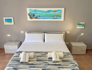 Iron/ironing board, free WiFi, bed sheets