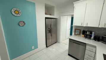 微波炉、烤箱、炉灶、洗碗机