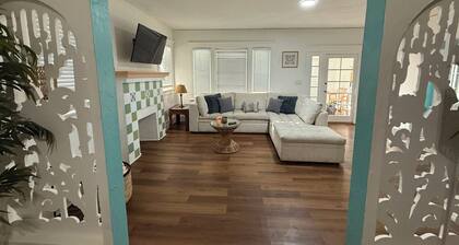 Spacious 4-bedroom house in delightful Edgewater, Miami with WiFi, AC