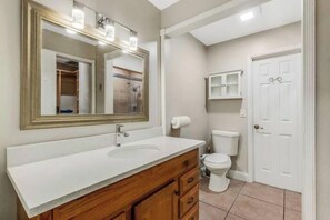 Towels, soap, shampoo, toilet paper