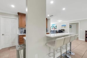 Interior - Siesta Key Fun at the Sea for 14 (Sarasota)