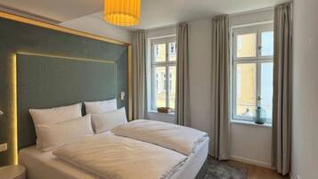 2 bedrooms, iron/ironing board, travel cot, free WiFi