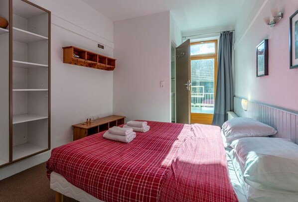 Standard Double Room, Mountain View | Free WiFi