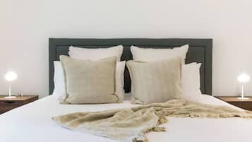 5 Schlafzimmer, Schreibtisch, Bügeleisen/Bügelbrett, Reisekinderbett