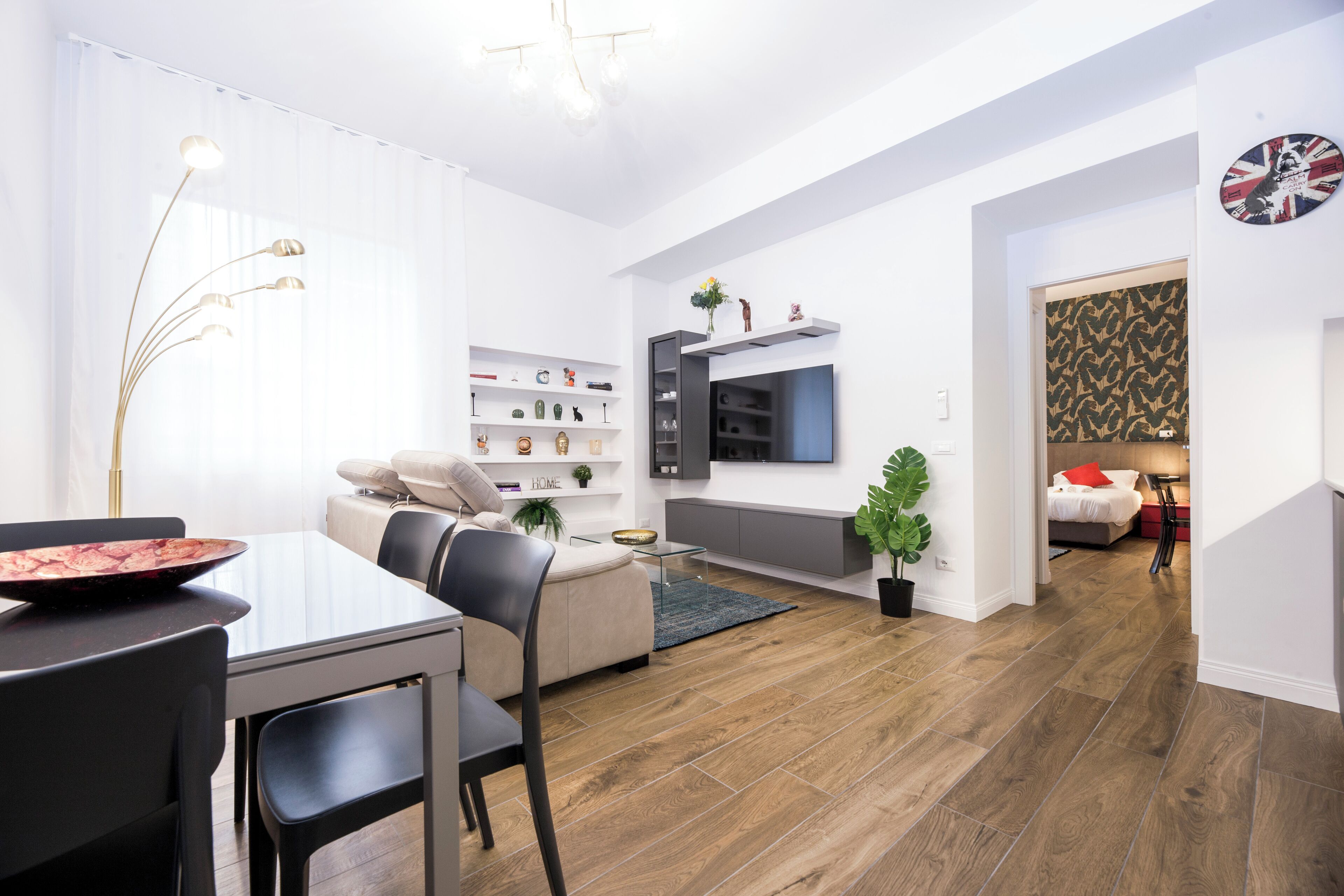 43-inch Smart TV with digital channels