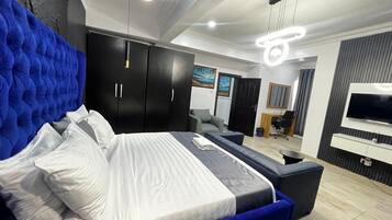 5 slaapkamers, een kluis op de kamer, een strijkplank/strijkijzer