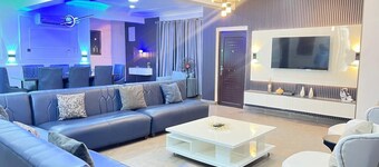 Royal 5-Bedroom Ocean View Penthouse Apartment