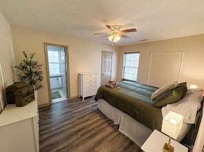 3 bedrooms, desk, iron/ironing board, travel cot