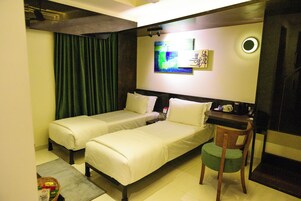 Habitación superior | Escritorio y espacio para trabajar con un portátil