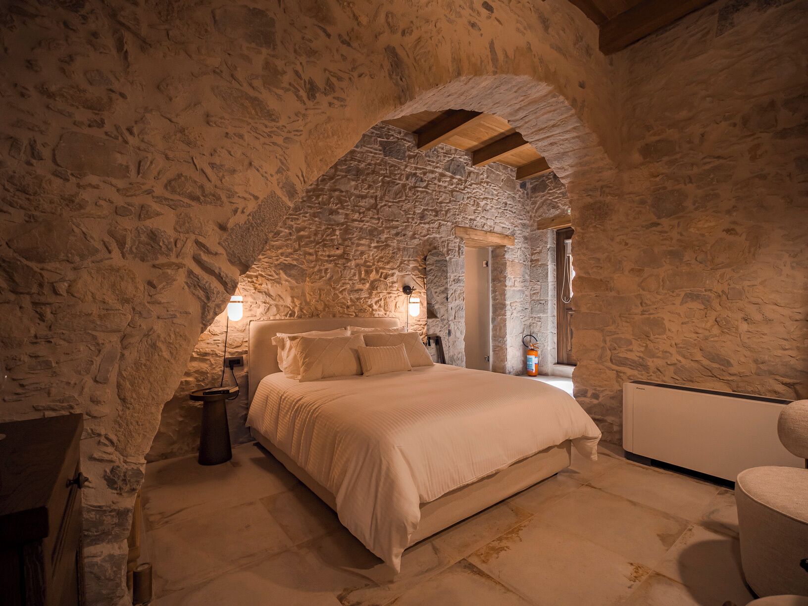 Superior Suite | Iron/ironing board, free WiFi