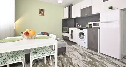 Mint Funny Condo Varna / Free Parking /Minutes from Varna beach