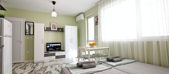 Mint Funny Condo Varna / Free Parking /Minutes from Varna beach
