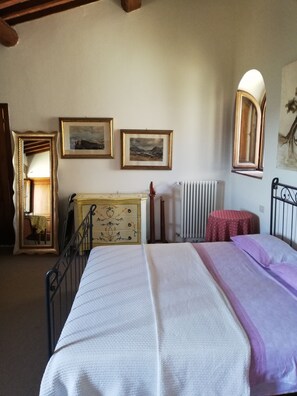 1 Schlafzimmer, Bügeleisen/Bügelbrett, Bettwäsche