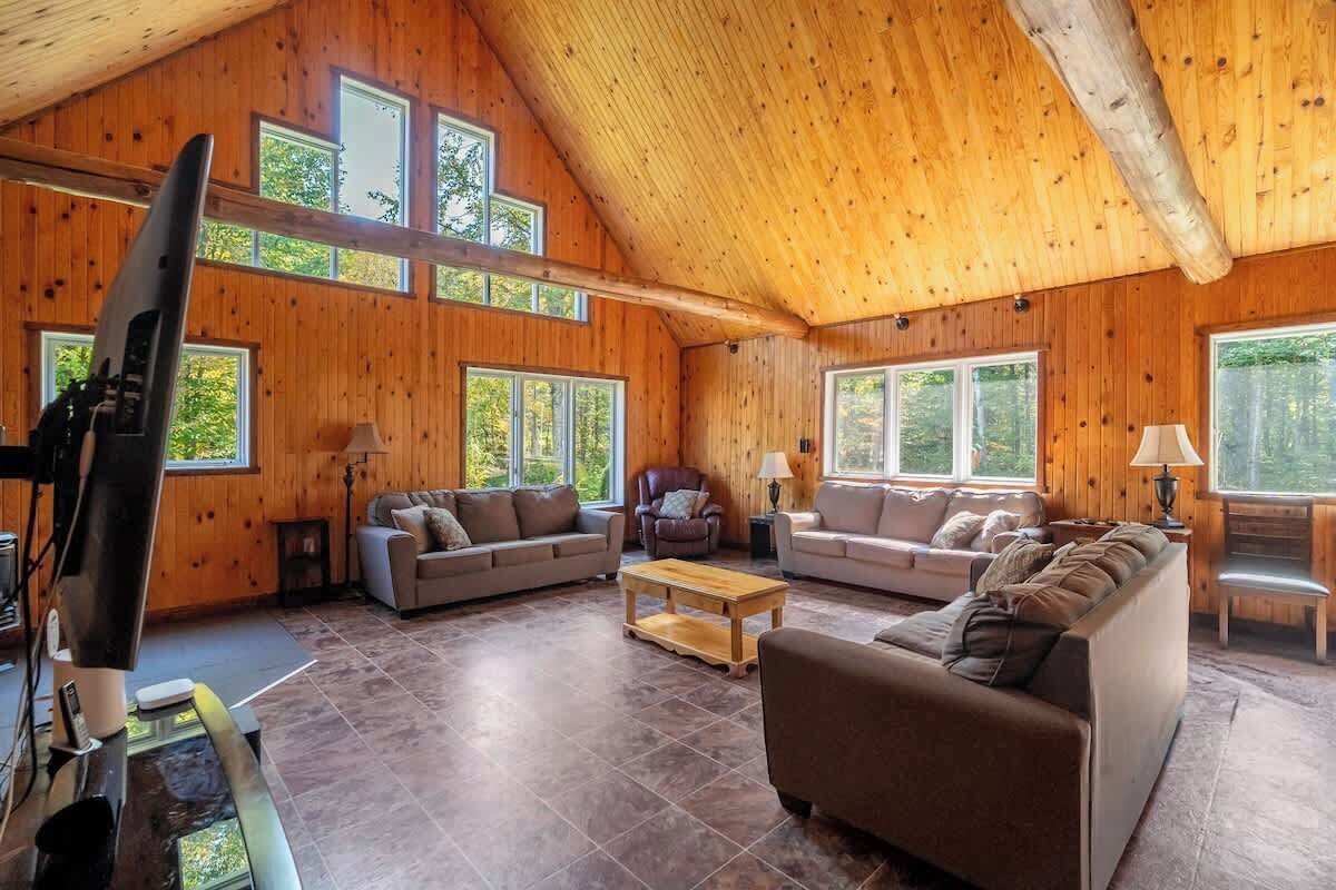 Fernseher, Kamin, Arbeitsbereiche