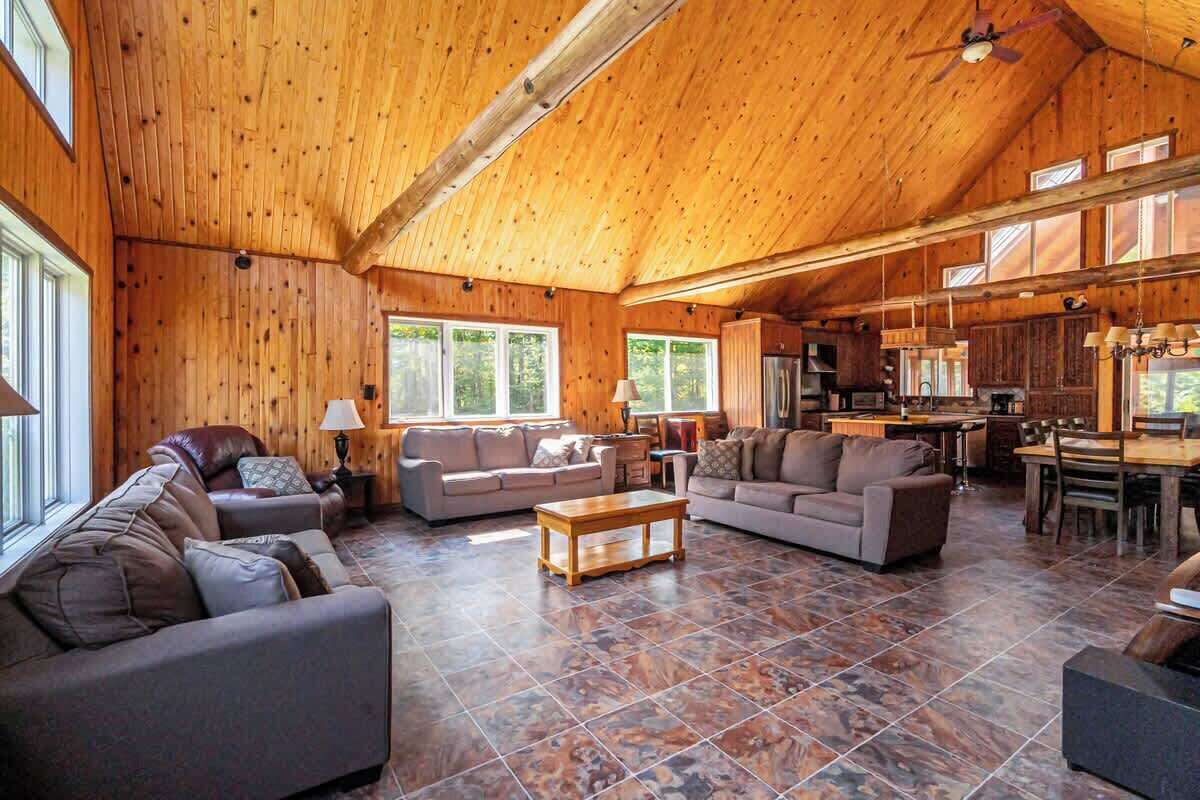 Téléviseur, foyer, bureau