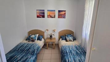3 bedrooms, bed sheets, wheelchair access