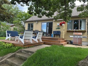 Outdoor dining - Bent Oak on Little Darling, A Home on Alexandria's Chain of Lakes (Alexandria)