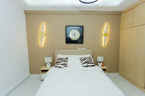 2 chambres, fer et planche à repasser, Wi-Fi, draps fournis
