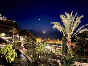 المنطقة المحيطة بالمنشأة