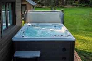 Bain à remous extérieur