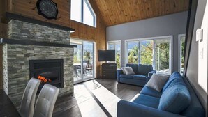 Unclassified image, 4 of 66, button - Lake Access Chalet with Hot Tub & Fire Pit (St-Raymond)