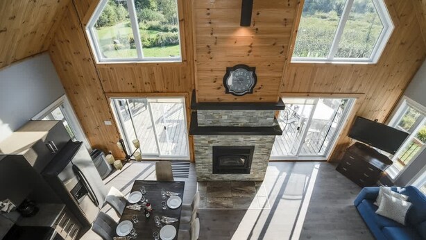 Unclassified image, 1 of 66, button - Lake Access Chalet with Hot Tub & Fire Pit (St-Raymond)