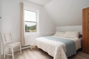 4 bedrooms, WiFi, bed sheets - The Family House (Saint-Léonard-de-Portneuf)