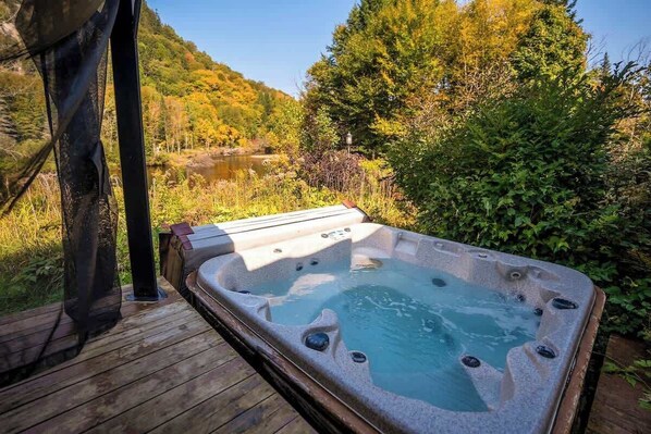 Bain à remous extérieur