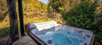 Winter Wonderland Chalet with Fireplace & Hot Tub