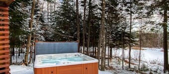 Peaceful Chalet w/ Hot Tub & Private Lake Access