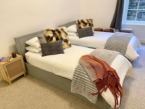 3 bedrooms, iron/ironing board, free WiFi, bed sheets - NEW PROPERTY Every Comfort, Lux Renovation, Perfect Location, Live Like a Local (Edinburgh)