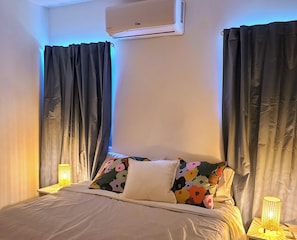2 chambres, fer et planche à repasser, Wi-Fi, draps fournis