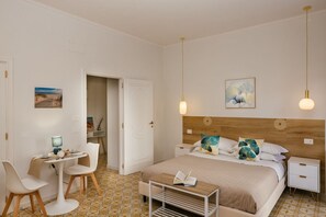3 bedrooms, desk, iron/ironing board, travel crib