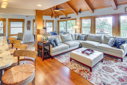 Charming Blue Ridge Mountain Home!