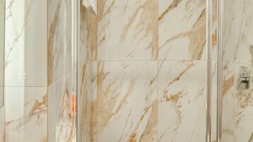 風筒、提供毛巾、番梘、廁紙