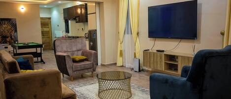 Appartement Familial, balcon, vue ville | Coin séjour