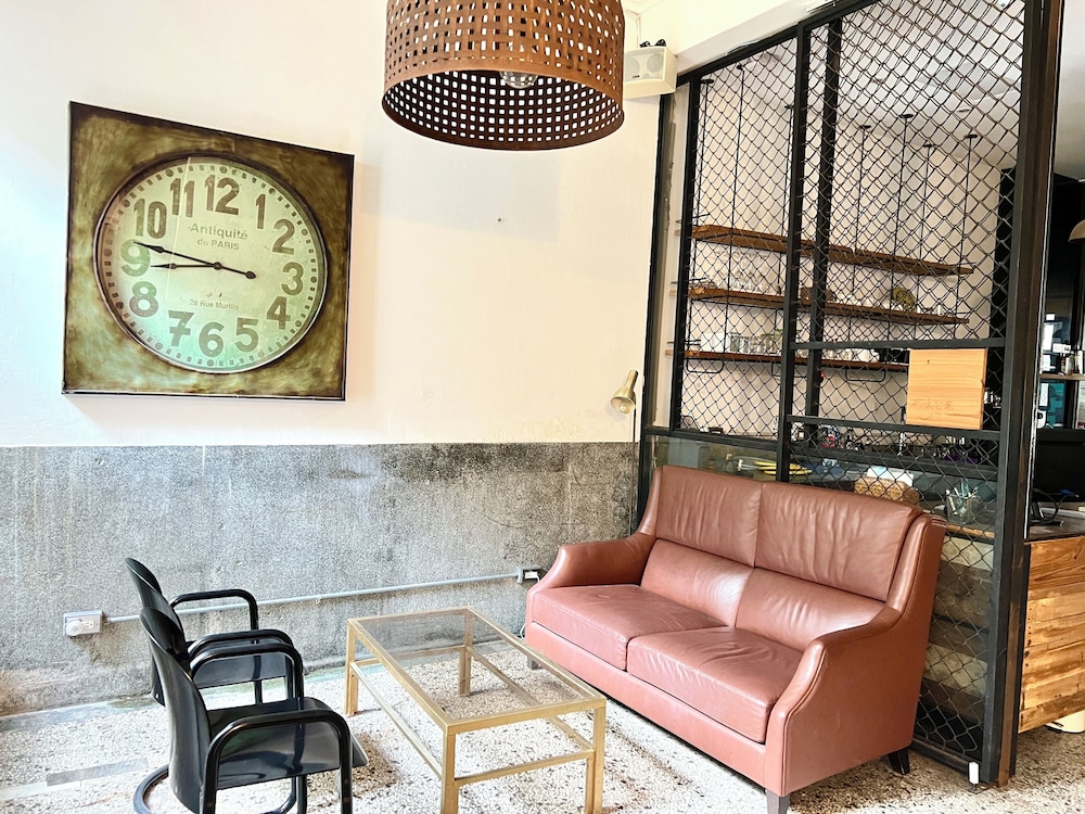 築跡民宿 by null