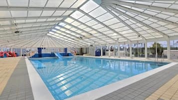 Indendørs pool