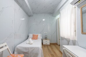 3 chambres, fer et planche à repasser, Wi-Fi, draps fournis