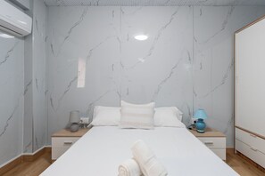 3 chambres, fer et planche à repasser, Wi-Fi, draps fournis