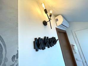 Basic Studio, City View | Living area