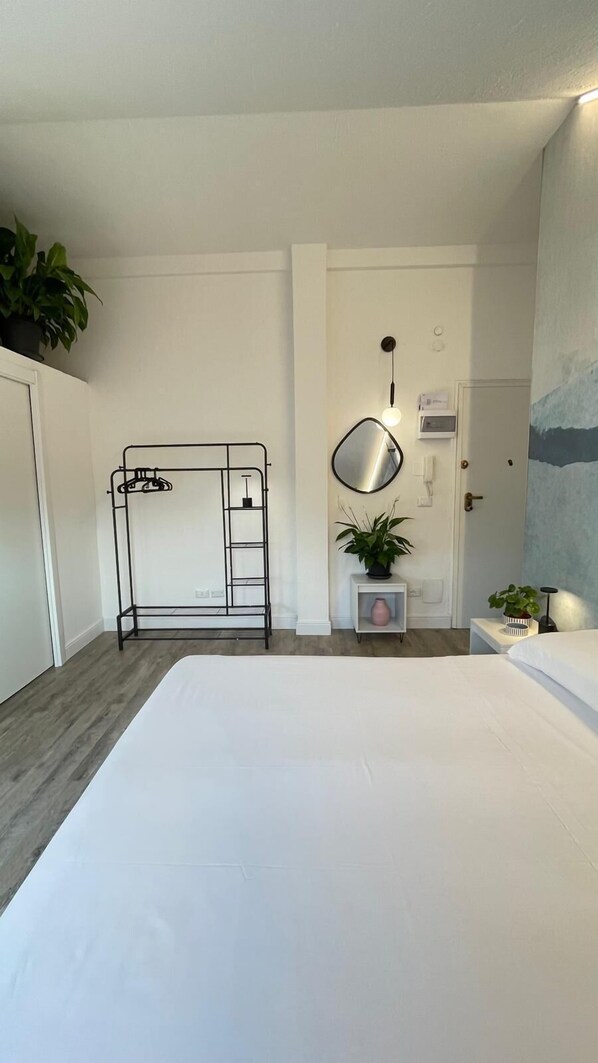 Standard Studio, 1 Double Bed, Mountain View