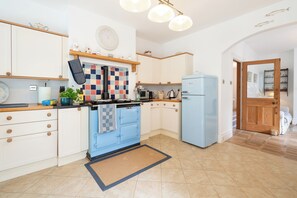 Micro-ondes, four, plaque de cuisson, lave-vaisselle